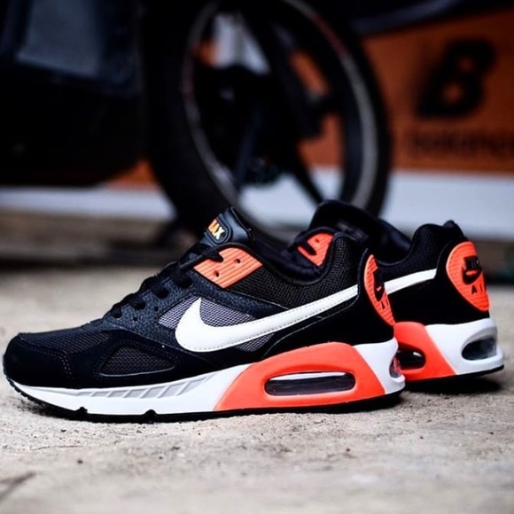 Nike Other - Nike Air Max IVO